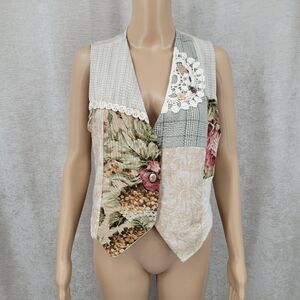 Vintage Floral Tapestry Patchwork Vest Crochet Lace Detail Cameo Style Button